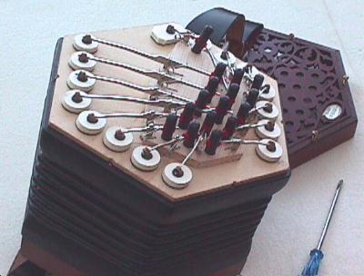 Concertina FAQ: Appendix 2 - Ceili and Albion Review